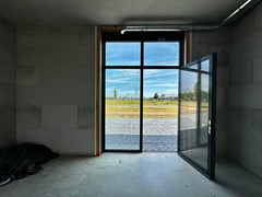 achter deur open bin.jpg